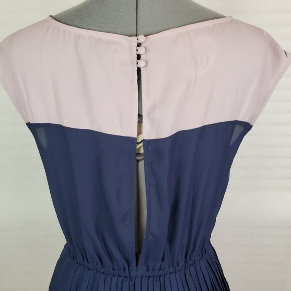 American Eagle pleated keyhole colorblock dress S - Picture 5 of 9